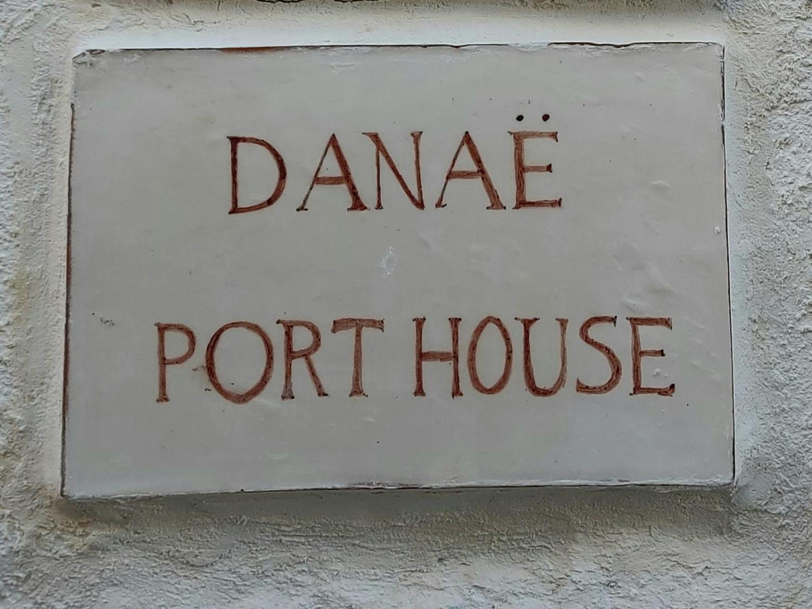 Danae Port House Apartment ไฮดรา ภายนอก รูปภาพ